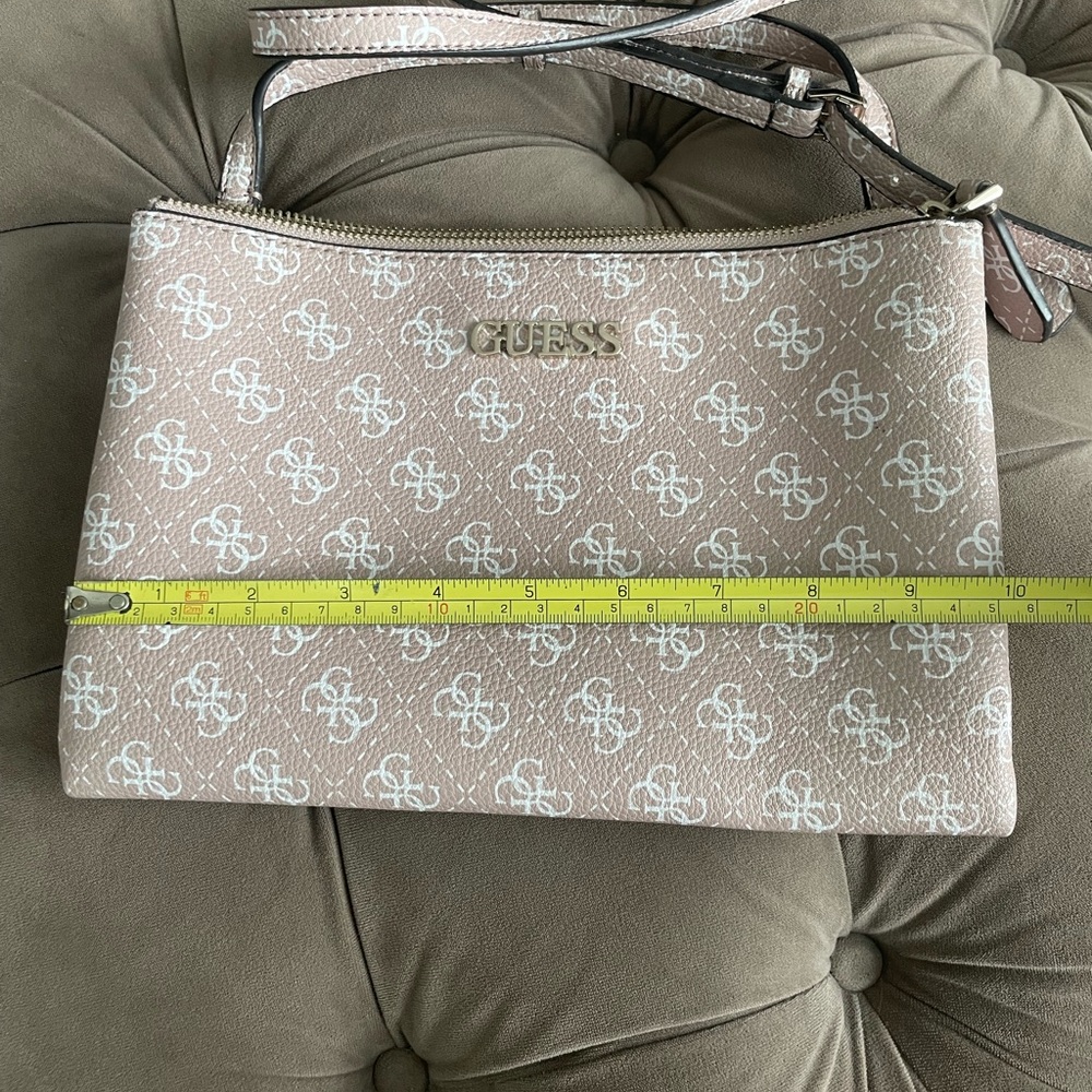 Guess Purse - Picture 8 of 8